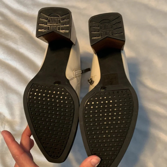 Azalea Wang size 7 ecru patent leather chunky brown heel boots disco side zip 7 - Picture 6 of 8